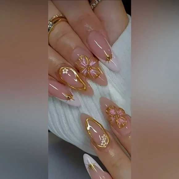 Minimal and Floral Multicolor Almond Shaped Press On Nails Bundle - Picture 3 of 8